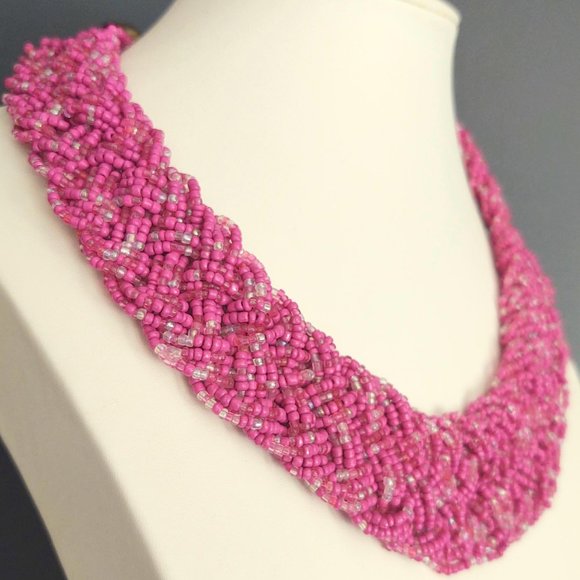 Braided hot pink and clear seed bead necklace - Picture 5 of 11